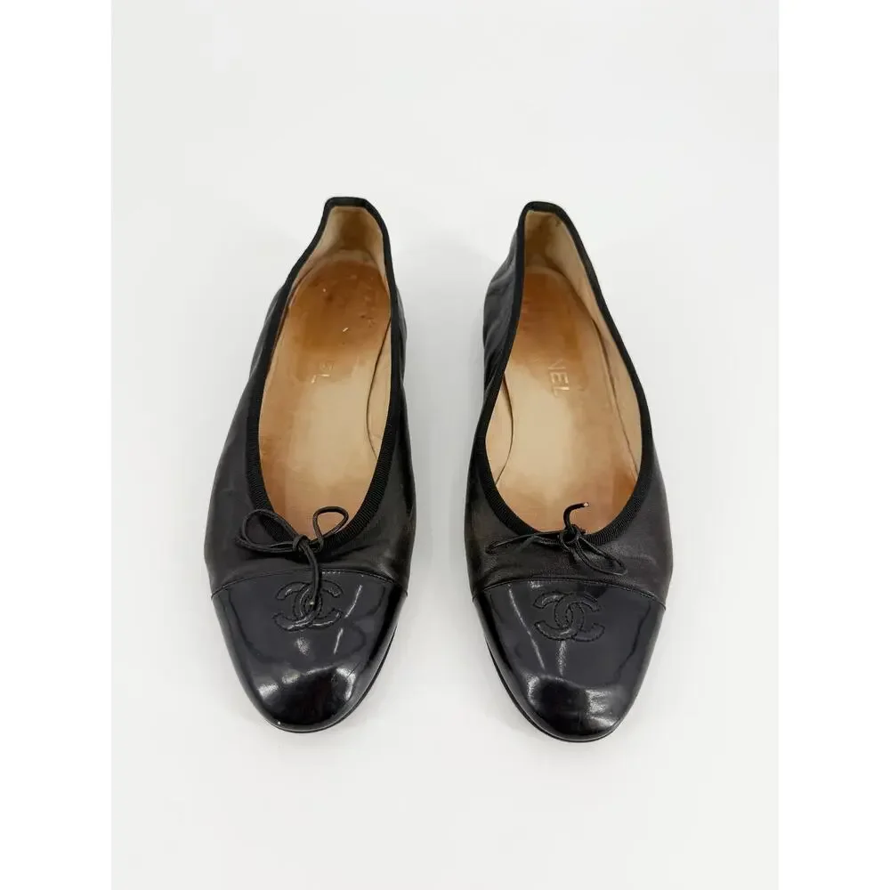 Chanel Black Leather Patent CC Cap Toe Ballet Ballerina Flats Size 40 EU Box Bag